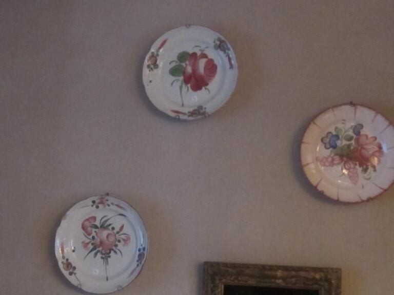 6 assiettes en faïence de l’Es