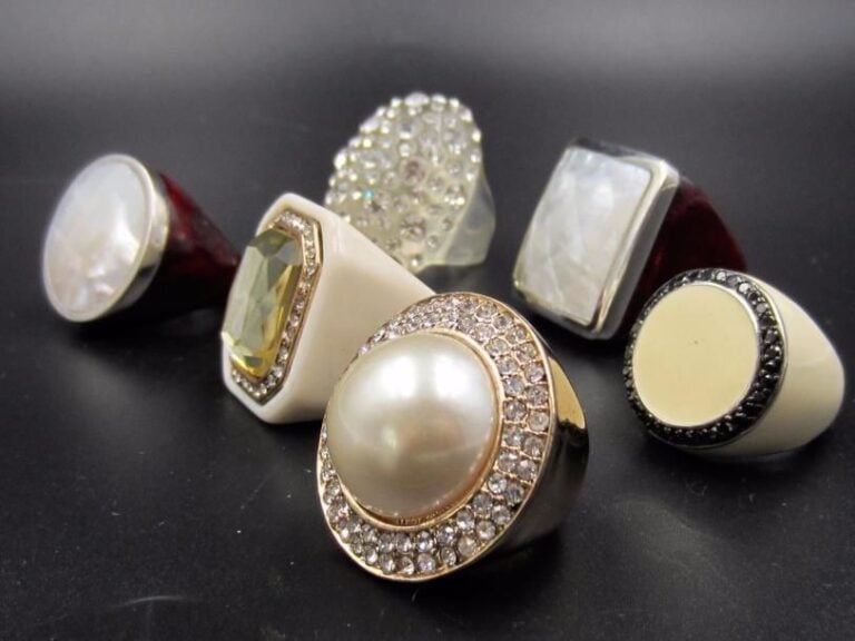 6 bagues avec strass
