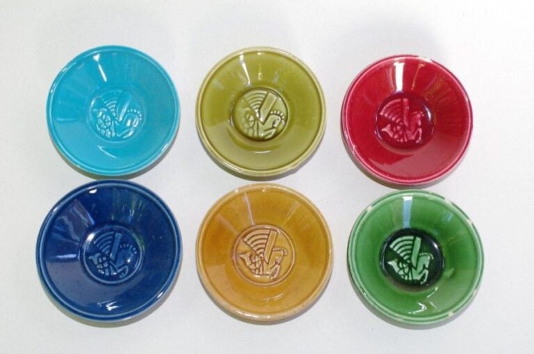 6 COUPELLES AIR FRANCE en faïence, toutes de couleurs différente