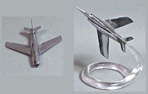 (a, b) « Etendard IV » maquette