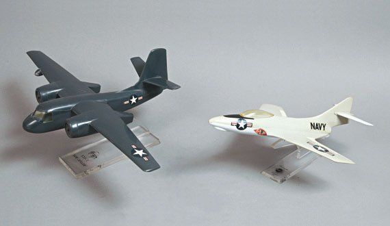 Maquettes d'avions de ligne en métal (décorées)