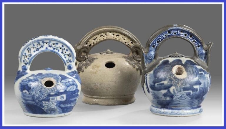 ACCUMULATION DE TROIS (3) POTS A CHAUX