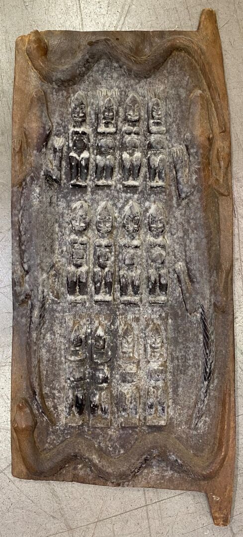 Afrique, Moderne - Ensemble de deux portes en bois sculpté dans le style Dogon…