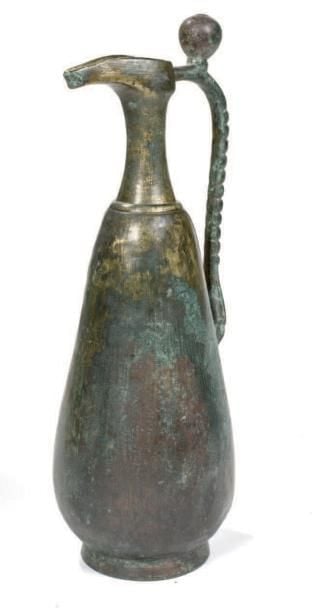 Aiguière post-sassanide en bronze