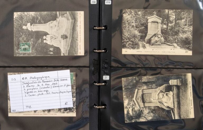 Album contenant plus de 100 cartes postales en rapport avec Jules Vern