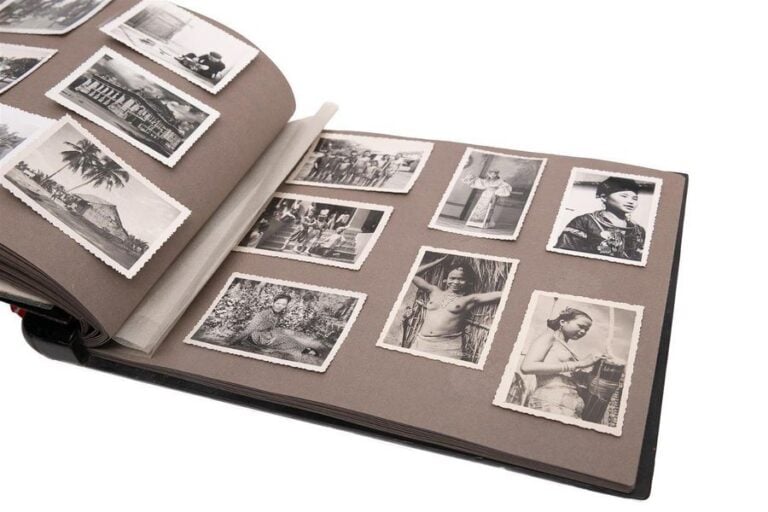ALBUM DE PHOTOGRAPHIES EN NOIR ET BLANC