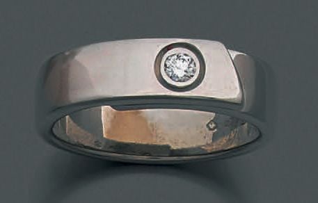 ALLIANCE «ceinture» en or gris (750 millièmes) serti d'un diamant taille brillan