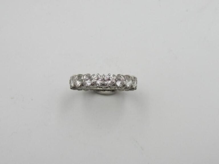 ALLIANCE en platine (950 millièmes) serti de diamants taille brillan