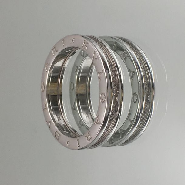 ALLIANCE pour homme, en or gris (750 millièmes) serti d'un alignement de diamant