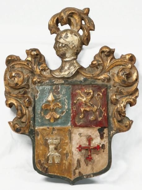Armoiries en bois sculpté, doré et polychrom