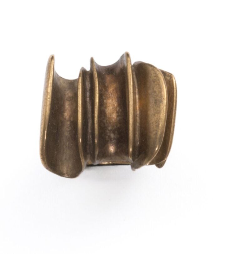 ATTRIBUÉ À ALICIA PENALBA (1913-1982) - Bague sculpture en métal - TDD : 52