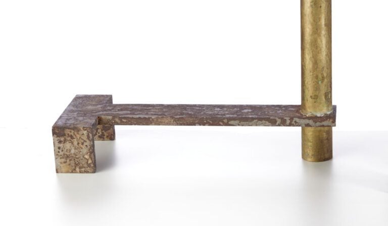 ATTRIBUÉ À JACQUES QUINET - (1918-1992) - Paire de chenets à barre de foyer - c…