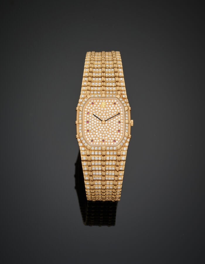 AUDEMARS PIGUET - BRACELET MONTRE octogonale en or jaune (750‰). Cadran, lunett…