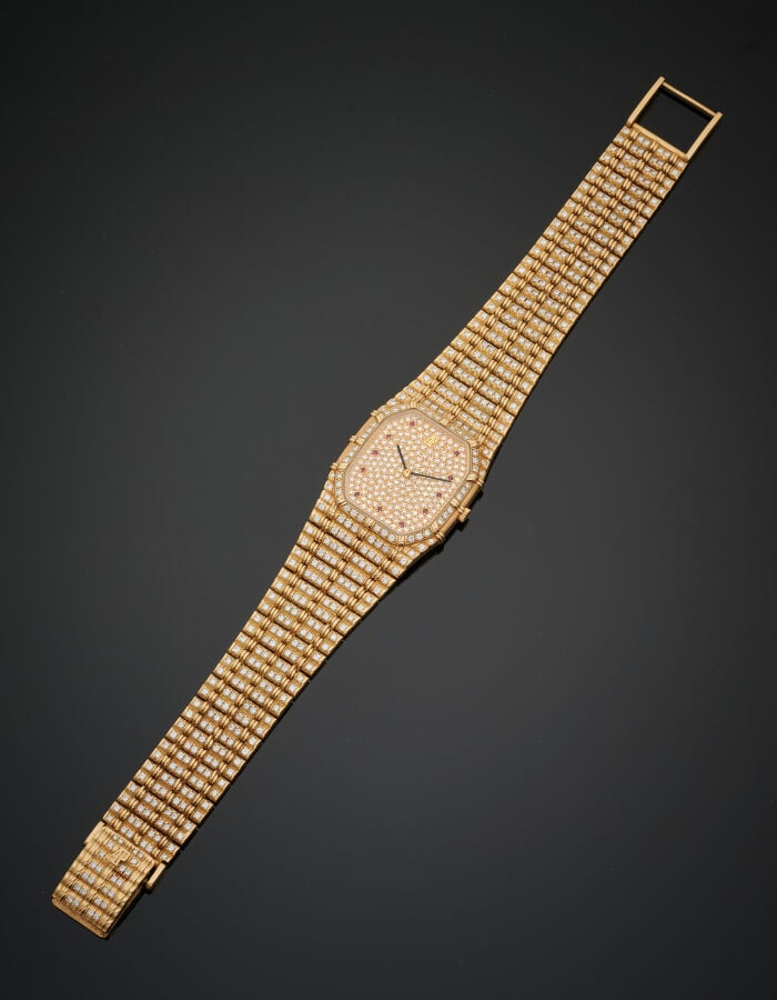 AUDEMARS PIGUET - BRACELET MONTRE octogonale en or jaune (750‰). Cadran, lunett…