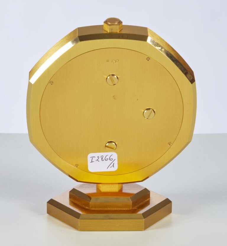 AUDEMARS PIGUET - Calendar 2100, pendulette de bureau octogonale - en métal dor…