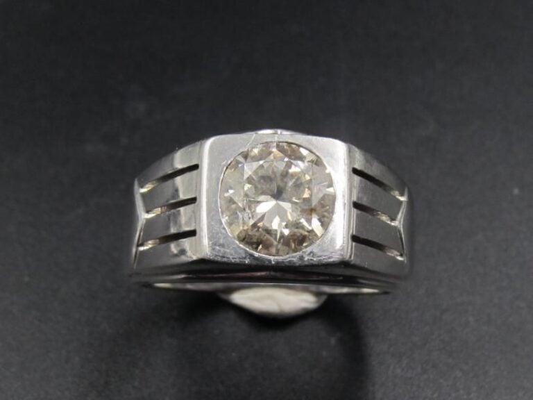 BAGUE CHEVALIÈRE en platine (mi