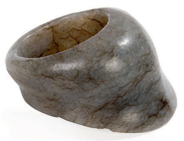 Bague d'archer en jade gris veiné