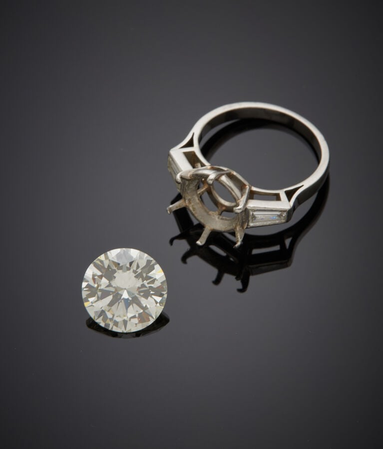 BAGUE en platine (min. 800‰) serti d'un diamant taille brillant pesant 5,69 car…
