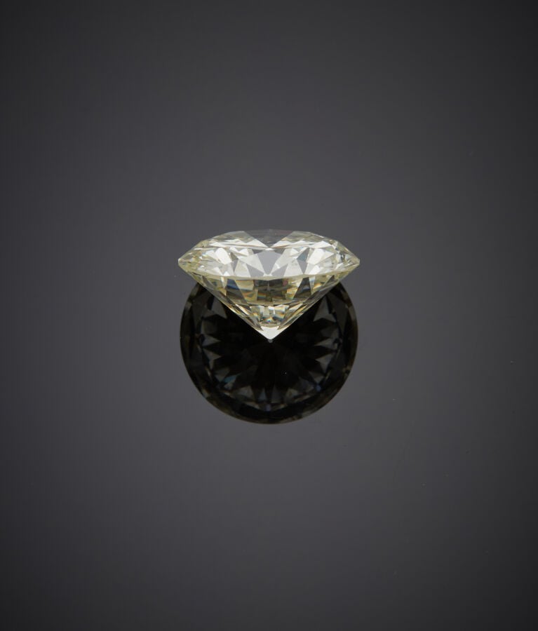 BAGUE en platine (min. 800‰) serti d'un diamant taille brillant pesant 5,69 car…