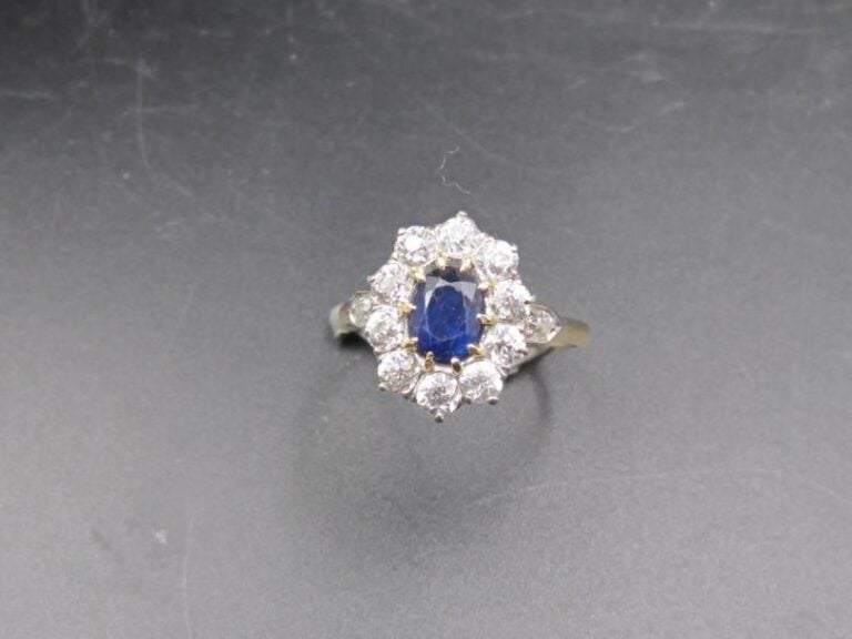 BAGUE " marguerite " en platine (mi