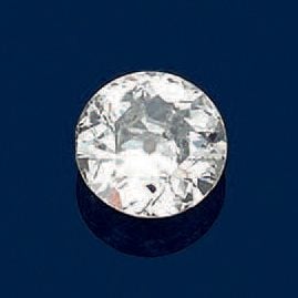 BAGUE solitaire en or gris (750 millièmes) serti d'un diamant taille ancienne pesant 4,68 carat