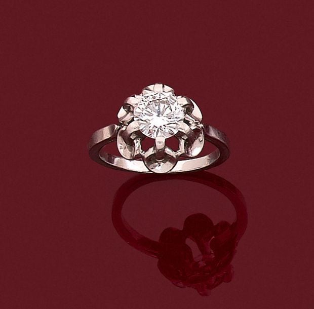 •BAGUE «solitaire» en platine (925‰) serti d'un diamant taille brillant (1 carat environ