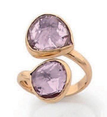 BAGUE «vous et moi» ouverte en or jaune (750 millièmes), modèle «My Valentine», serti de quartz facettés, de forme poir