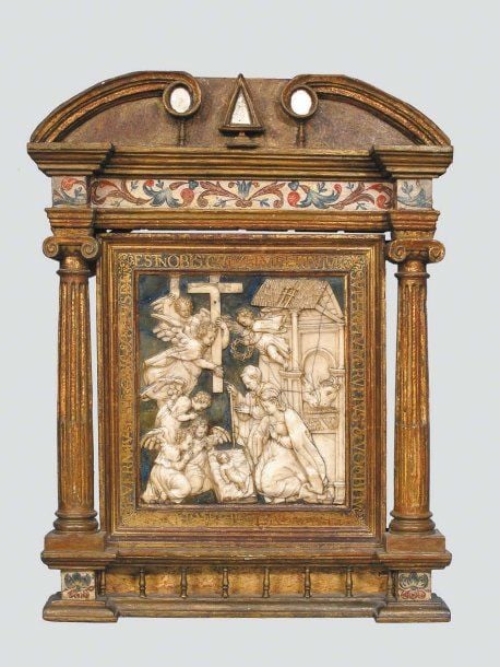 Bas-relief en albâtre avec rehauts de polychromie et de dorure représentant « La Nativité avec les Anges adorateurs