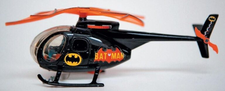 Batman Corgi - Batcopter Occasion sans Boîte, Excellent état England, 1976 En métal et plastique - Hélices et grappin fonctionnels - 14 cm de long
