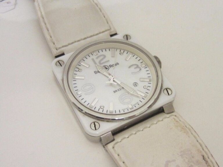 BELL & ROSS Important BRACELET MONTRE carrée en céramique blanche et acier, modèle « BR 03-92