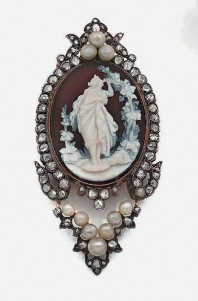 Belle BROCHE en or jaune (750 millièmes) et argent (mi