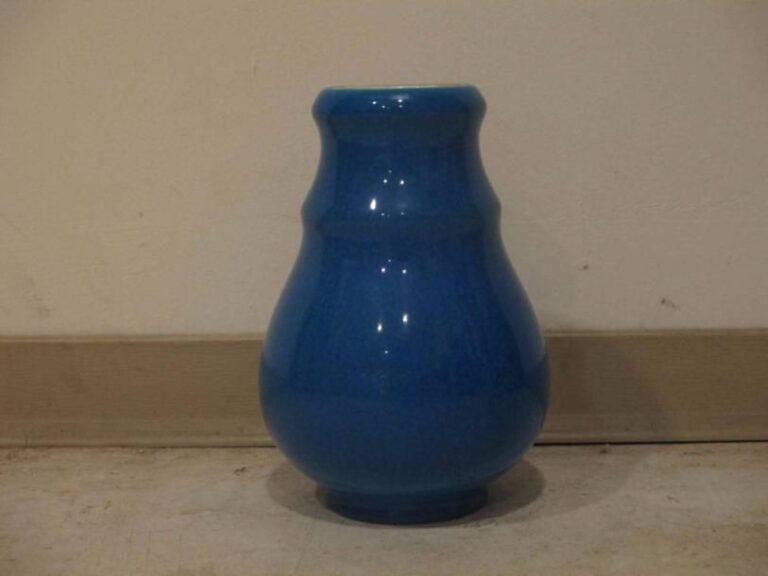 BOCH FRERES LA LOUVIERE KERAMIS Vase en faïence émaillée craquelée de forme balustre uni ble