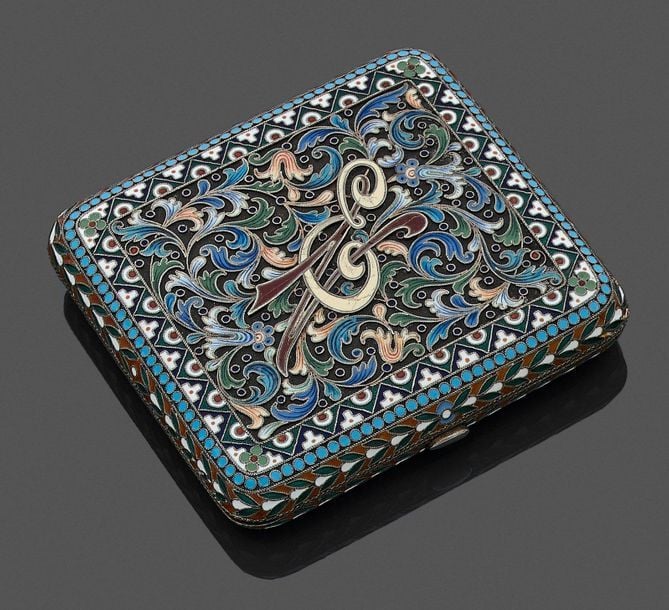 •BOITE A CIGARETTES rectangulaire en argent (mi