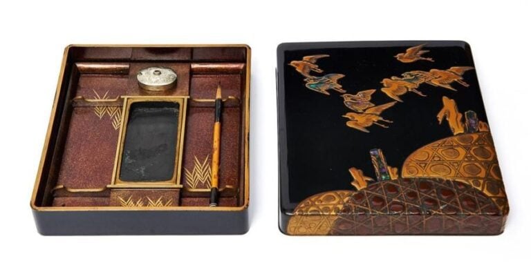Boite de calligraphie (suzuribako) en laque noir
