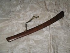 Bokuto, sabre de docteur japonais, ère Edo (16031868) ca 1750 en bois brunrouge, simple mais joliment sculpté, avec cordelett