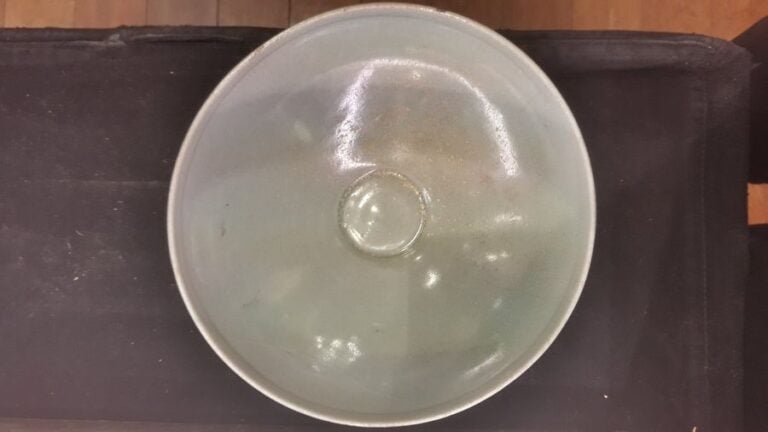 BOL CONIQUE EN GRES PORCELAINEUX A COUVERTE CELADON