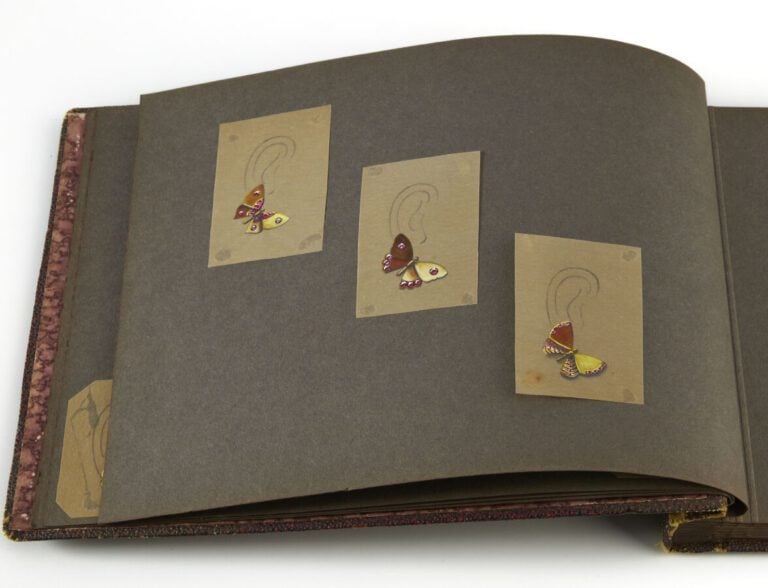 BOUCHERON - CARNET d'une vingtaine de DESSINS originaux gouachés, de bijoux et…