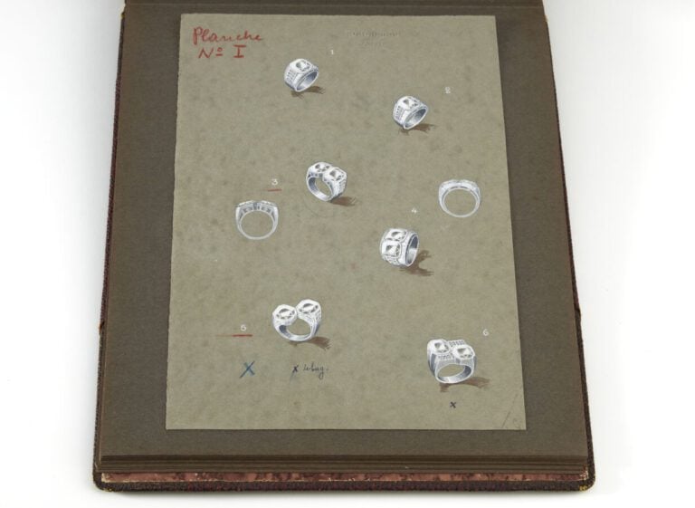 BOUCHERON - CARNET d'une vingtaine de DESSINS originaux gouachés, de bijoux et…