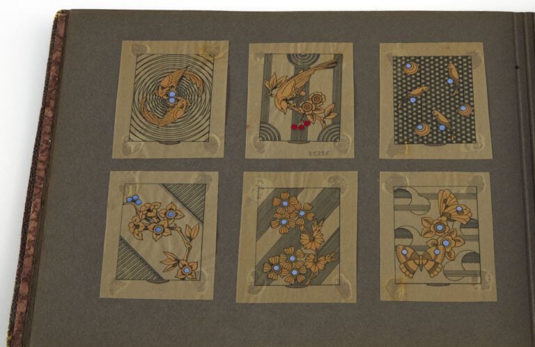 BOUCHERON - CARNET d'une vingtaine de DESSINS originaux gouachés, de bijoux et…