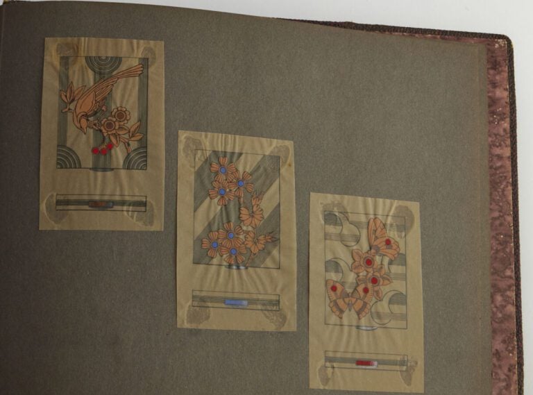 BOUCHERON - CARNET d'une vingtaine de DESSINS originaux gouachés, de bijoux et…