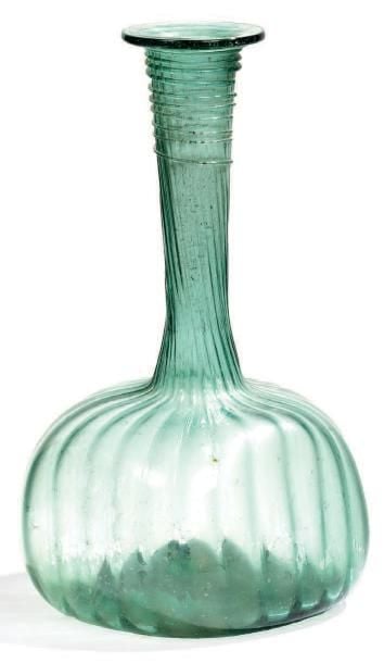 Bouteille persane en verre