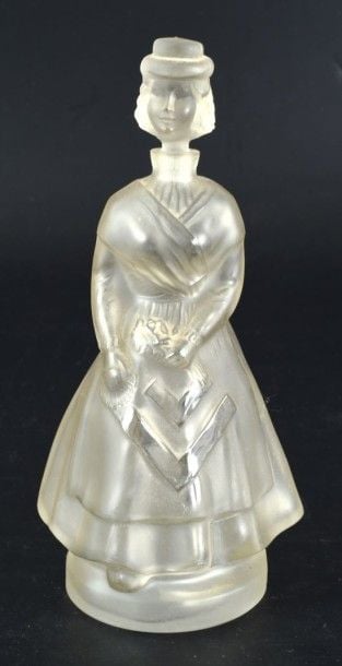 Bouteille représentant une jeune femme en verre moulé et satiné, le bouchon formant la têt
