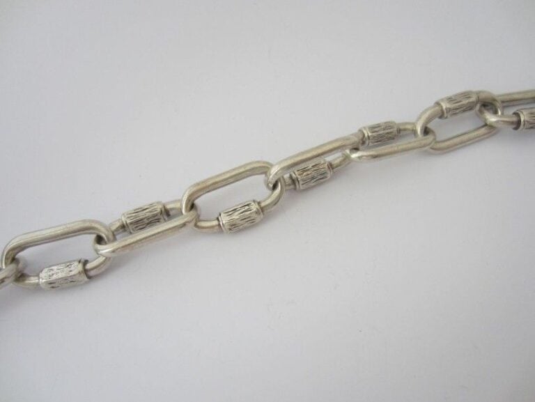 BRACELET en argent (925/950 millièmes) à maillons ancr