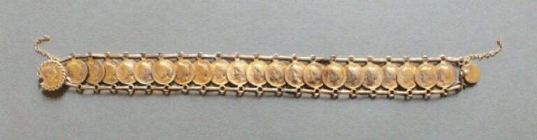 BRACELET en argent articulé composé de 22 pièces à l'effigie de Wihelmina Konincin der Nederlande