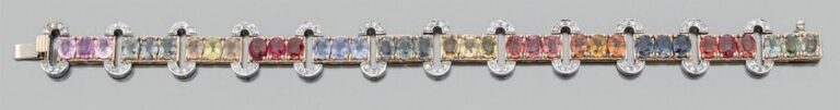 BRACELET «géométrique» en or rose et or gris (585 millièmes) 14 carats, serti de saphirs multicolores alternés d'anneaux ovales pavés de diamant