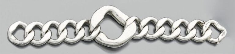 BRACELET «gourmette» limée en argent (925 millièmes) comprenant un maillon plus important au centr