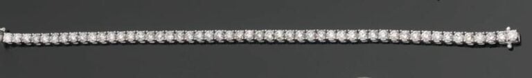 BRACELET ligne en or gris serti de diamants taille brillan