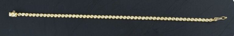 Bracelet ligne en or jaune 18 k serti de diamants taille brillan