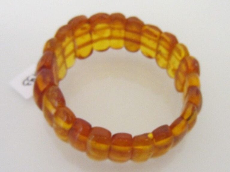 BRACELET MANCHETTE d'ambre monté sur élastiqu