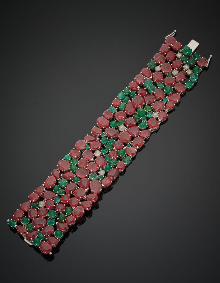 BRACELET manchette en or gris (585‰) 14 carats et argent (min. 800‰) serti de s…